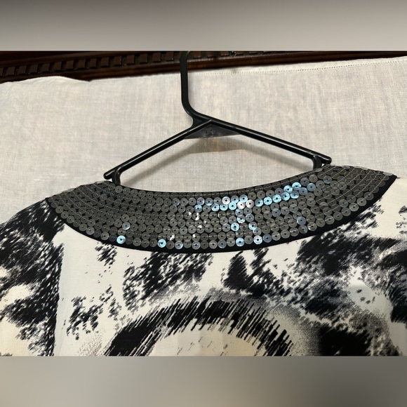 Chico’s Size 2 Geisha Girl Jacket Sequin embellishments around neck and edge - Picture 8 of 17